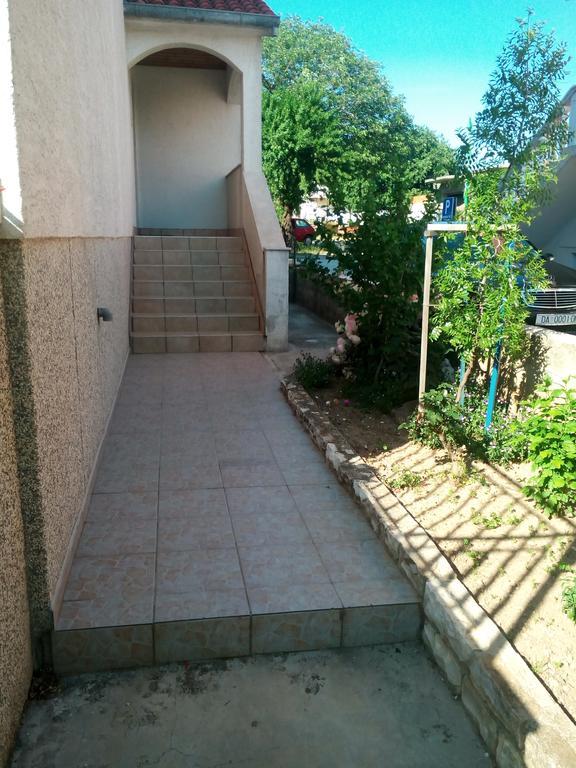 Apartmani Kapitanovic Биоград-на-Мору Экстерьер фото